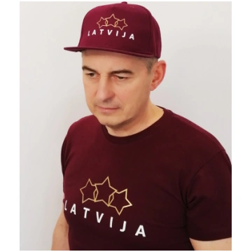 Cepure "Latvija 3 zvaigznes" Latviešiem Sieviešu