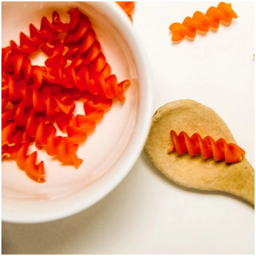Makaroni, sarkano lēcu spirāles BIO