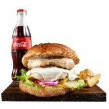 "Double chicken" burger ar kartupeļu daiviņām un d