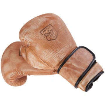Artzt Vintage Punch bag training