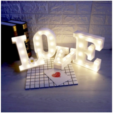 LOVE uzraksts ar led gaismiņām