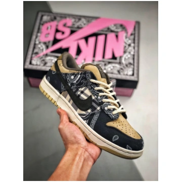 Nike SB Dunk Low x Travis Scott
