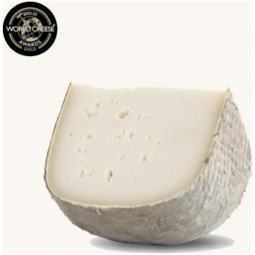 Garrotxa artisan semi-cured goat´s cheese, wedge S