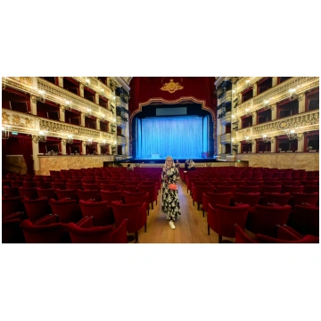 Neapole, Pročidas sala, un “Masku balle” San Carlo