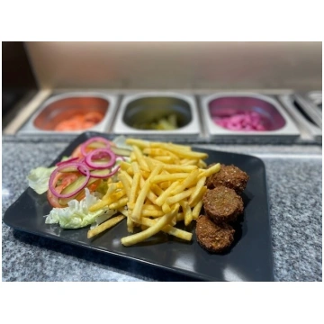 Veģetārais kebab box ( ar falafel)