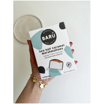 ZEFĪRS TUMŠAJĀ ŠOKOLĀDĒ, BARU, AR SĀĻO KARAMELI