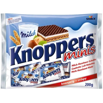 Knopper minis vafeles ar piena un lazdu riekstu pi