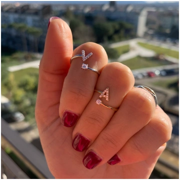 Anello CONTRARIÉ CON INIZIALE - Gold / V