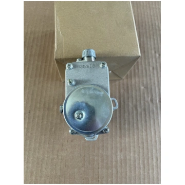 Palaidējdzinēja PD-10 Magneto (M124) labās puses g