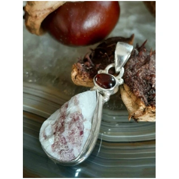 Rozā turmalīns, granāts. Sudrabs. 3 cm