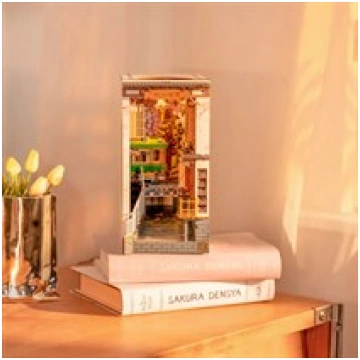 “Roombox” 3D miniatūrās sapņu istabas radīšana Var
